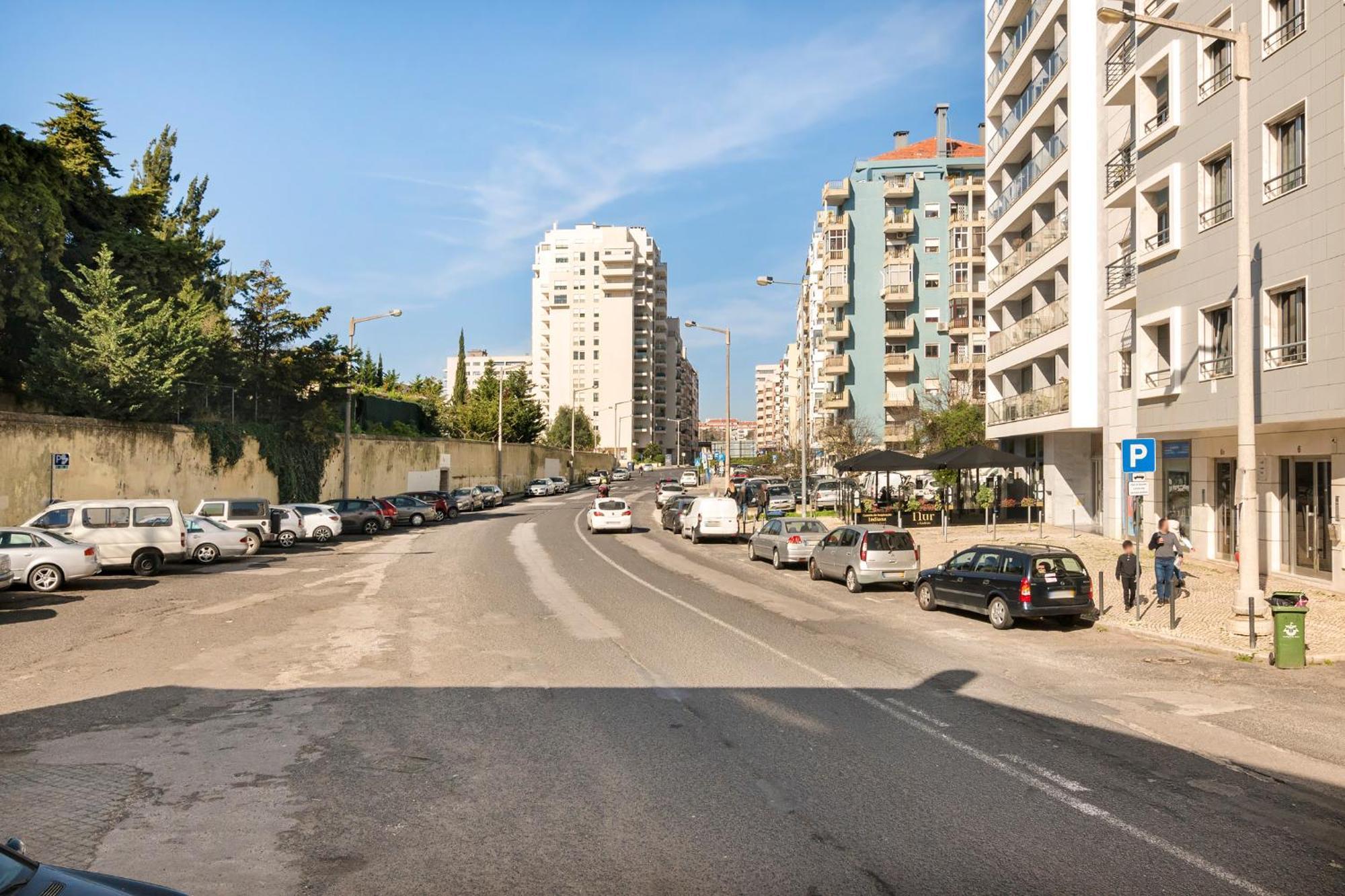 Metropolitan Living Lisbon - Laranjeiras Apartment ภายนอก รูปภาพ
